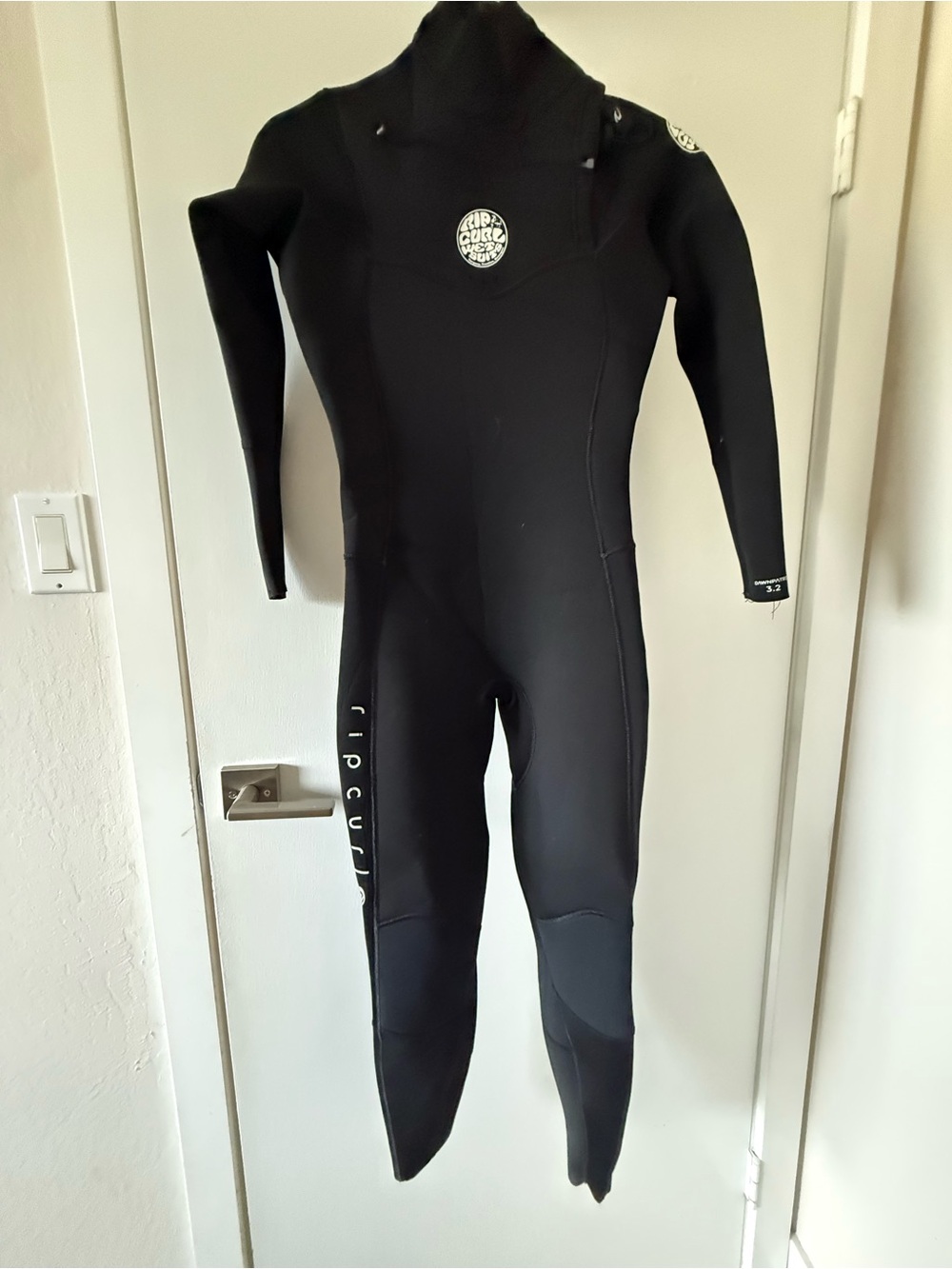 Rip Curl Women Black Full-Length Neoprene One Piece Wetsuit